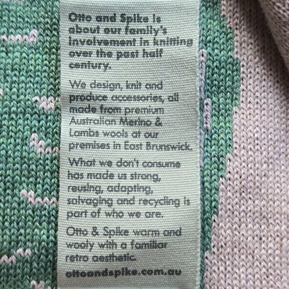 NWOT Otto & Spike Merino Scarf Knit Wool Cockatoo Parrot Bird GREEN - Picture 6 of 8